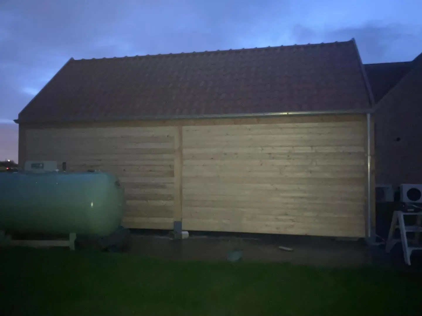 Bijgebouw bij valavond